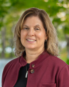 Amy Hackbarth headshot