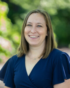Headshot of Lindsey Purl