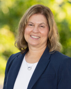 Amy Hackbarth headshot
